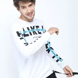 LOCOMOTIVE Men White Printed Slim Fit T-shirt image 1