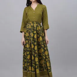 KALINI Women Green Floral Pleated Kurta with Skirt-image-53