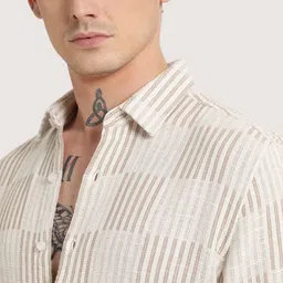 Banana Club Men Classic Checked Textured Casual Shirt image 2