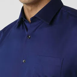 Van Heusen Men Solid Spread Collar Casual Shirt image 2
