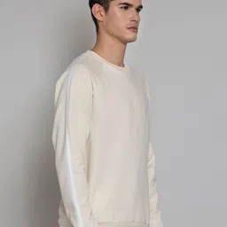 Muvazo Seashell Buttermilk Raglan Sleeves Pullover Sweatshirt image 3