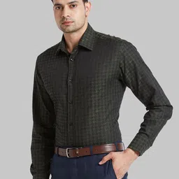 Park Avenue Checked Opaque Cotton Casual Shirt image 4