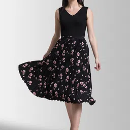 FableStreet Black & Pink Floral Printed Pleated A-Line Midi Skirt image 4