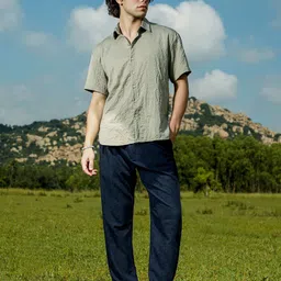 Campus Sutra Men Relaxed Fit Spread Collar Textured Casual Shirt image 3