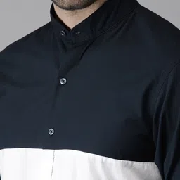 Campus Sutra Men Blue & White Colourblocked Casual Shirt image 5