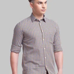 Parx Men Slim Fit Checked Cotton Casual Shirt image 3