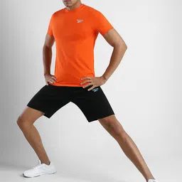 Reebok Men Solid Round Neck Slim Fit T-Shirt image 5