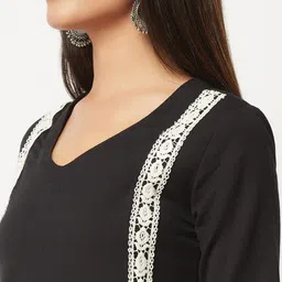 BARARA ETHNIC Side Slit Lace Insert Straight Kurta image 4