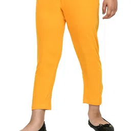IndiWeaves Girls Pack Of 3 Pure Cotton Capris image 2