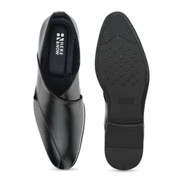 HERE&NOW Black Textured Shoe-Style Sandals image 2