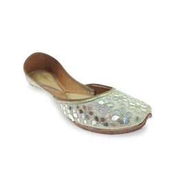 Fulkari Women Embellished Ethnic Mojaris Flats-image-74