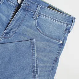 Flying Machine Men Slim Fit Light Fade Jeans image 5