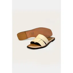 Heel Your Sole Evie Women Flats-Off White image 4