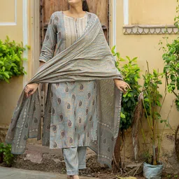Libas Paisley Yoke Design Regular Kurta With Trousers & With Dupatta image 1