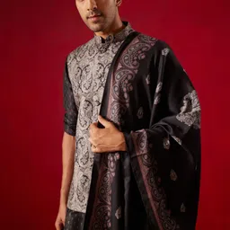 VASTRAMAY Ethnic Motifs Printed Straight Kurta With Pyjama & Jacket image 2