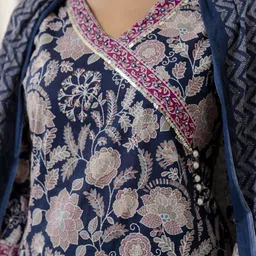 Kohsh Women Floral Printed Beads and Stones Pure Cotton Kurta with Trousers & With Dupatta image 5