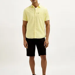 levi's Men Slim Fit Solid Spread Collar Casual Shirt image 2