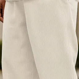 roadster Men Regular Fit White, Beige Cotton Blend Trousers image 5