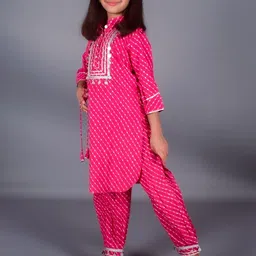 BAESD Girls Pink Leheriya Printed Regular Gotta Patti Pure Cotton Kurta with Pyjamas image 3