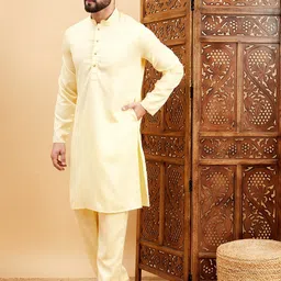 House of Pataudi Yellow Mandarin Collar Knee Length Straight Kurta With Pyjama Set image 4