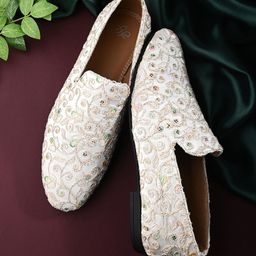 House of Pataudi Men Ethnic Embroidered Comfort Insole Mojaris-picture-1