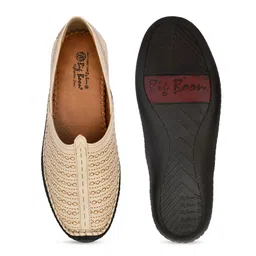 Big Boon Men Textured Mojaris image 4