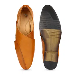 House of Pataudi Textured Lightweight Mojaris image 5