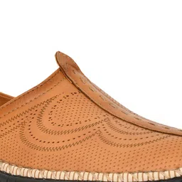 Big Boon Men Textured Mojaris image 5