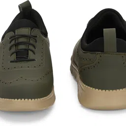 roadster Comfortable Outdoor Lightweight Sneakers For Men image 5