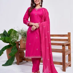aradhna Women Cotton Rayon Kurti Pant Dupatta Set-picture-17