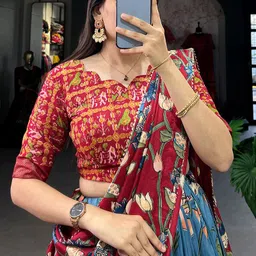 hem selles Self Design Semi Stitched Lehenga Choli image 4