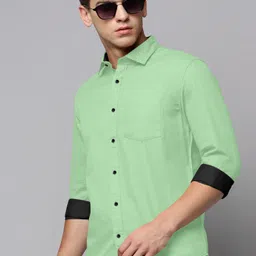 nuji Men Regular Fit Solid Spread Collar Casual Shirt image 2