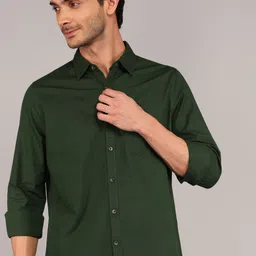 Men Slim Fit Solid Spread Collar Casual Shirt-image-30