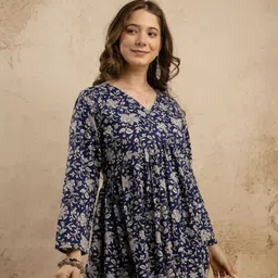 unmani4u Casual Regular Sleeves Floral Print Women Blue, Beige Top image 3