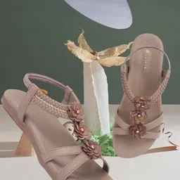 Women PT-S-16 Lightweight Comfort Summer Trendy Premium Stylish Party disigin Flats Sandal-image-41