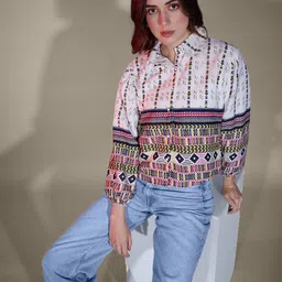 buynewtrend Women Regular Fit Printed Spread Collar Casual Shirt image 5