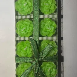 evoke Decorative Flower-Shaped Floating Candles with Gift Box Candle image 1