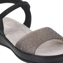metro Women Wedges Sandal image 5