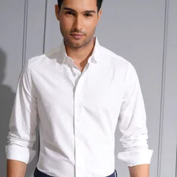 Men Slim Fit Solid Cut Away Collar Formal Shirt-image-40