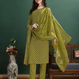 berrylicious Women Cotton Blend Kurta Pant Dupatta Set image 3