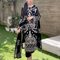 piludi Women Georgette Kurti Pant Dupatta Set image 3