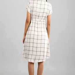 aurelia Checkered Rayon Blend Stitched Straight Gown image 2