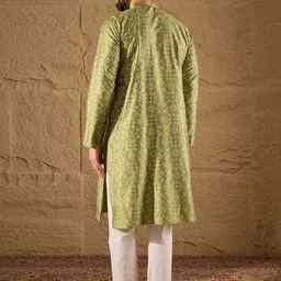 house of pataudi Men Printed Pure Silk Straight Kurta image 4