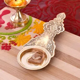 t-ka108 Long Handle Kapoor Aarti Brass Diya (7 Inches) Brass Table Diya image 2