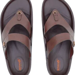 aerowalk Men Slippers image 5