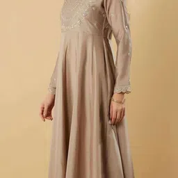 fashionethenic Womens Printed govun And Pant With Printed Dupatta Set Self Design Kurta, Salwar & Dupatta Set image 3