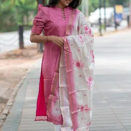 sun fashion and lifestyle Women Chanderi Kurta Dupatta Set image 4