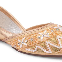 jm looks Traditional Jutti Bellies For Women image 5