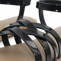 thea Women Flats Sandal image 2