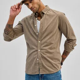 snitch Men Slim Fit Solid Button Down Collar Casual Shirt image 2